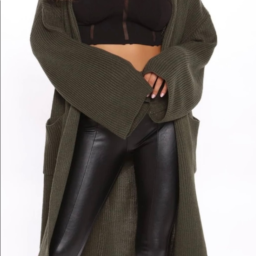 Fashion nova long olive cardigan 💕🥰 size M